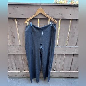 PINK Victoria's Secret Charcoal Gray Seam Detail Leggings